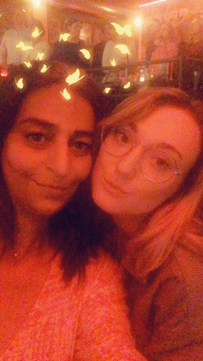 Salomerainbow's tweet photo. Quand tu viens de convaincre ta pote de Paris, de prendre un poste à Casa #TeamExpat. @AmandineGaury bienvenue au Maroc https://t.co/6AL6GMYver