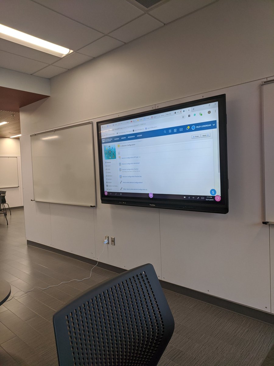jgreen_science's tweet photo. Every resource is at a student's fingertips with their one to one devices and so many teachers using Schoology! Great job Mount Si teachers, my AVID students' productivity during tutorial has increased tenfold with your efforts in integrating Schoology! @SVSDEdTech https://t.co/0M1Mn6M7MG