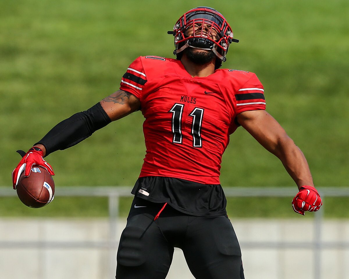 c2powell_'s tweet photo. Blessed and excited to recieve an offer from the University of Central Missouri! @CoachHerchek https://t.co/w0TiarPaqe