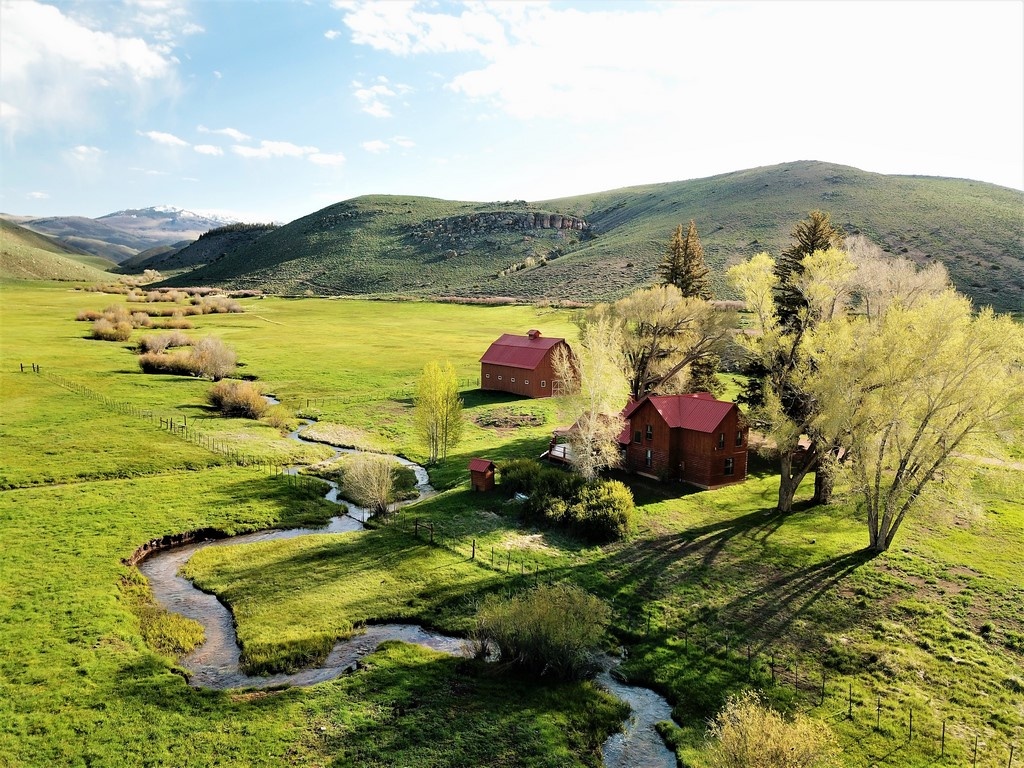 farmandranchpub's tweet photo. #ShowcaseProperty #Colorado #WestWednesdays
Circle J Ranch - 741.21 Acres
Parlin, CO
https://t.co/9PEduRvGe0
#farmandranch #water #fishing #historicbarn https://t.co/LVxL4vHkI3