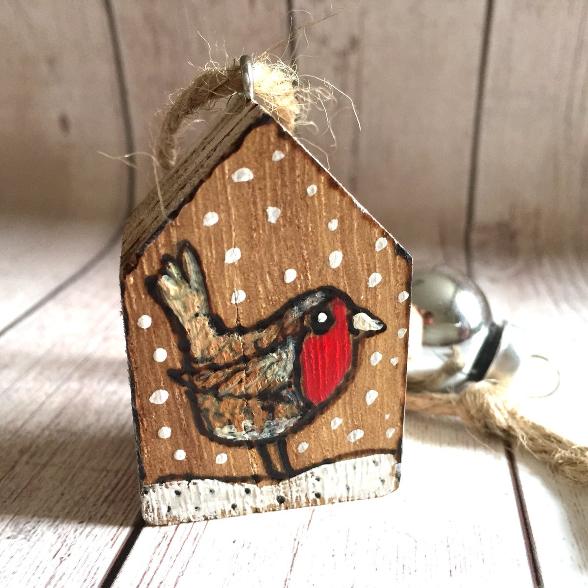 buck_lj's tweet image. Personalised Christmas Decoration - Robin Decoration - Custom Christmas Ornament - Wood Holiday Decor - Wooden Ornaments - Rustic Christmas. tuppu.net/b6af6b10 #Slumbermonkey #Etsy #CustomHoliday