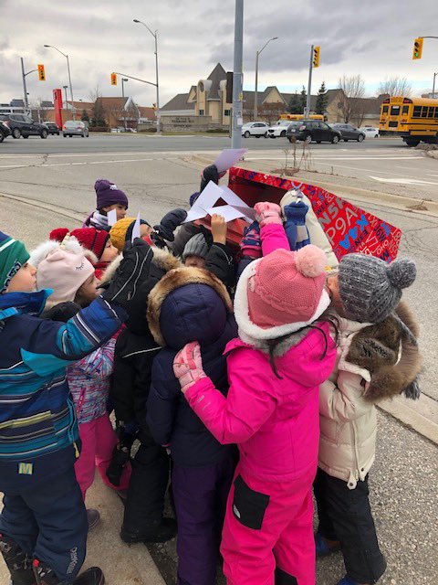 CarolynReid_LS's tweet photo. TMS Children’s House students enjoyed going for a walk to mail their letters to Santa! #TMSToddlerChildrensHouse #lettersforSanta #holidaytraditions https://t.co/1Og0vPoS2f