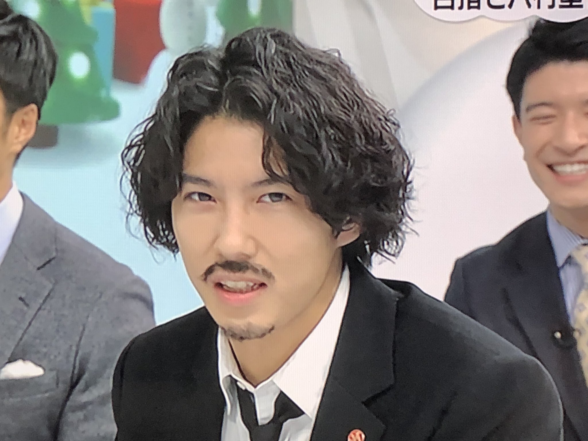 【送料無料】賀来賢人さん掲載ページ（ポスターサイズ）#6375 健太郎ちゃん on X: 