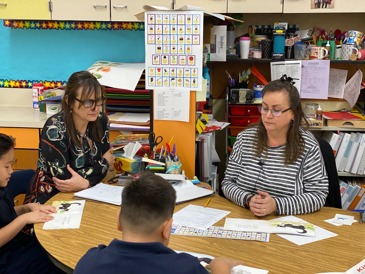 KathyBrownRR's tweet photo. Fall coaching walk-thru at Smith
#buildingtrust #peertopeercollaboration #refiningliteracypractice #goodfirstteaching #proudtobelbusd https://t.co/az09HLTx9W