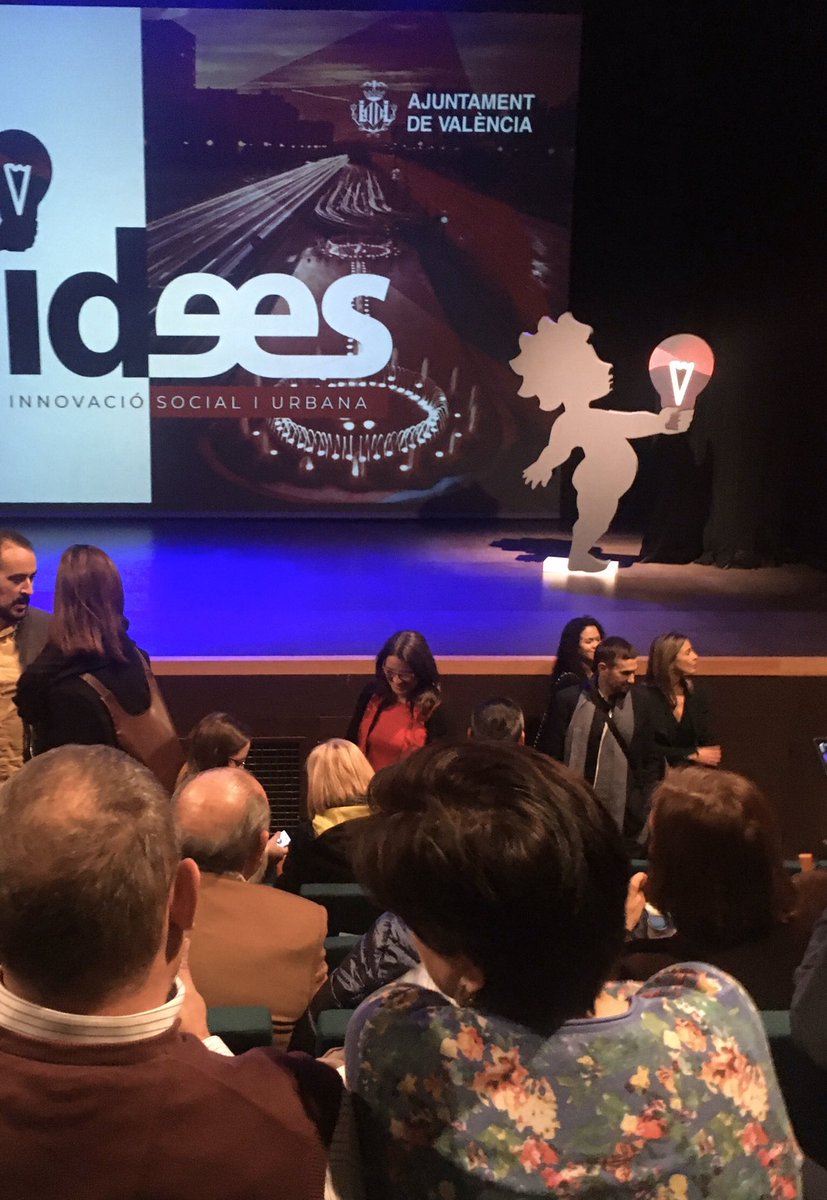 rsmasvalencia's tweet photo. Esta noche estamos disfrutando de en la entrega de premios de #InnovaciónSocial de Valencia en @LaMutant_ de @LasNavesINN . Enhorabuena a las premiadas!!! https://t.co/Voki92GDmr