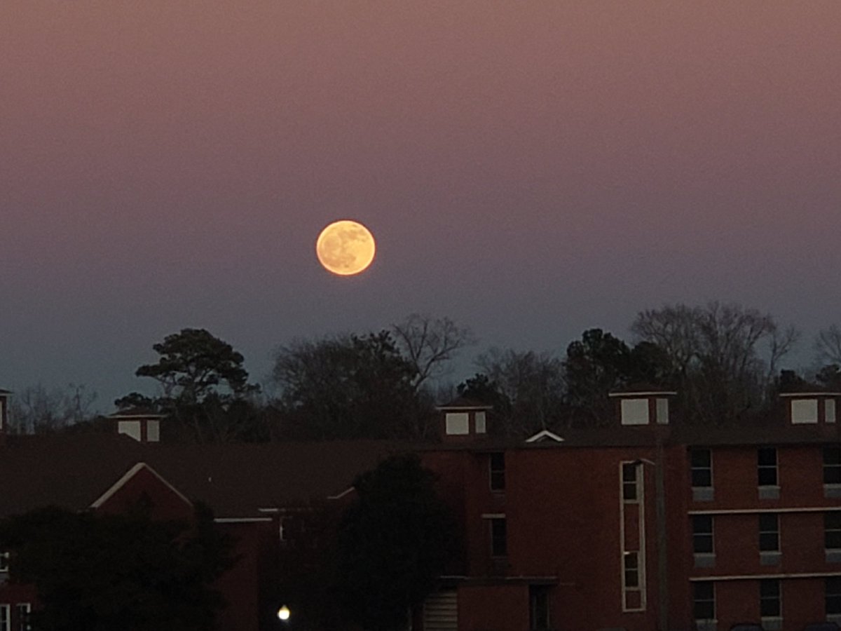 Another beautiful sunset here in Starkville, with a full moon in sight.  #mswx #msuwx