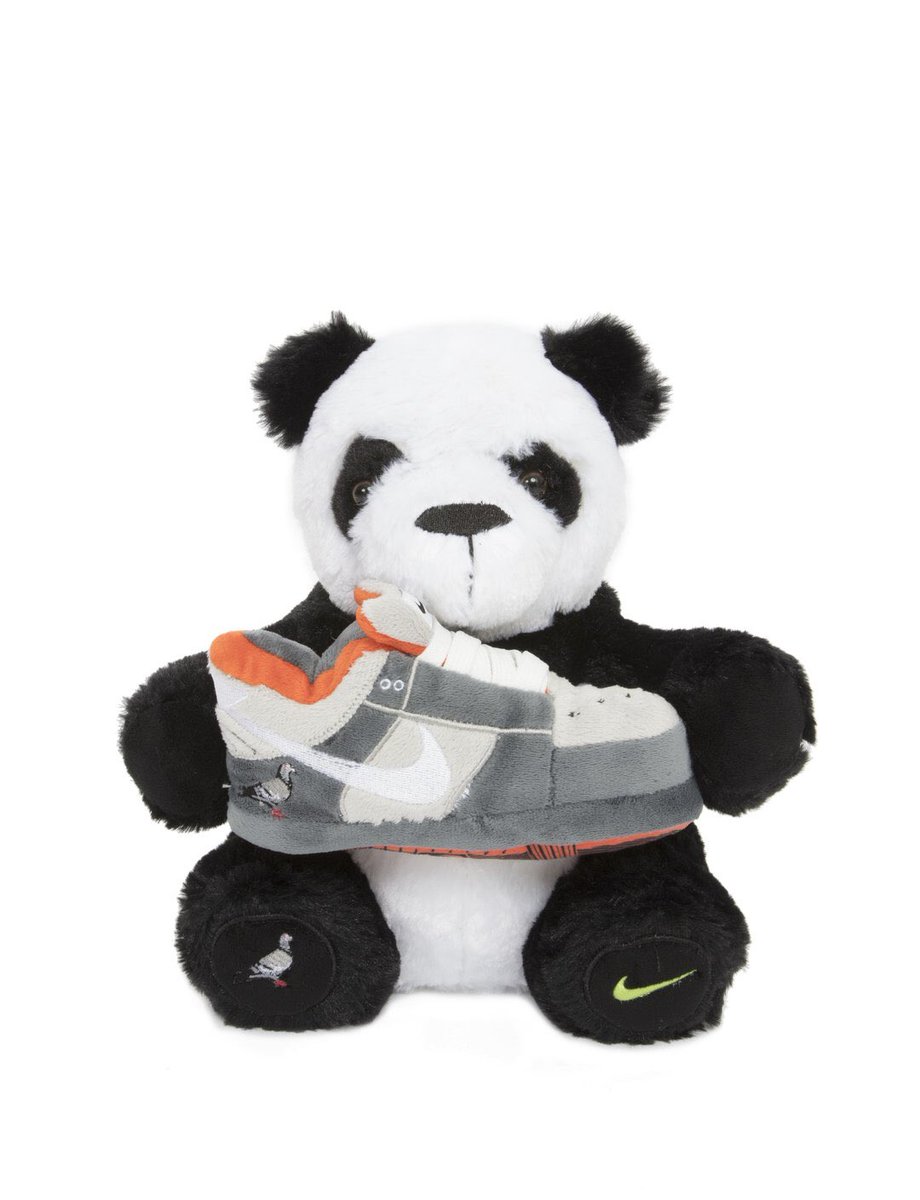 Want a chance to win this free Nike x Staple Panda Pigeon Plush? (Valued at $60)

All you have to do is 
1. FOLLOW <a href="/FamiliaLinks/">Familia Links</a> 
2. RETWEET
3. Reply to this tweet with “Familia”
4. Done!

We will pick a winner soon! 🦍🦍🦍
