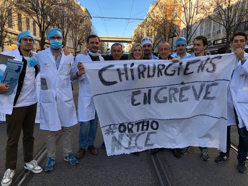 CNJChirurgiens's tweet photo. À Nice comme partout en France, sans les internes de chir, le bloc opératoire est bloqué.
#bloquetonbloc #InternesEnGrève #FormationEnRegression @doyensmed @confcmechu https://t.co/9WnbfHGnGJ