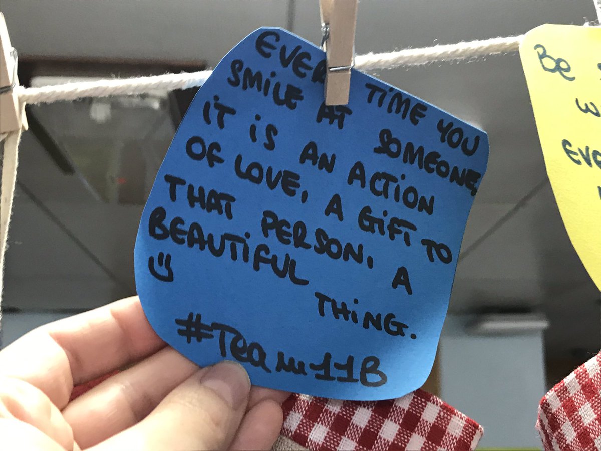 jadey31211303's tweet photo. Christmas advent. A new motivational quote for each day of advent #team11b #thoughtfulteam #ihavethebestsister ❤️🎄 https://t.co/RJoES7xKyy