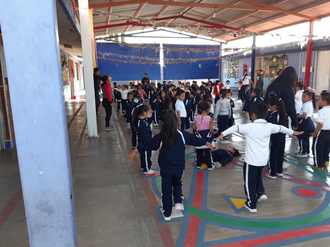 DEPORTE_GobOax's tweet photo. En días anteriores la #CECUDE impartió la capacitación para Activadores Físicos en coordinación con el @MunSantaLucia, dando como resultado que hoy los capacitandos realicen prácticas en diferentes espacios e instituciones educativas de la capital.
@alejandromurat
@IvetteMurat https://t.co/VhIEUo7k0H
