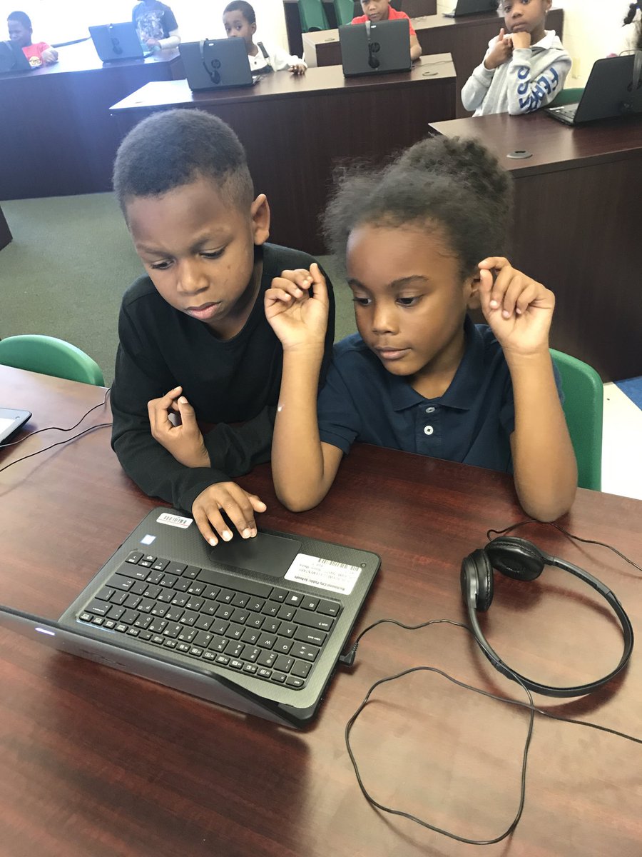 LenardITC's tweet photo. Now that these @JHBlackwellRPS Kindergarteners can #code, they are unstoppable! @RVAITRTs @RPS_Schools #CodeRPS #WeRPS https://t.co/fOXItpiqZs