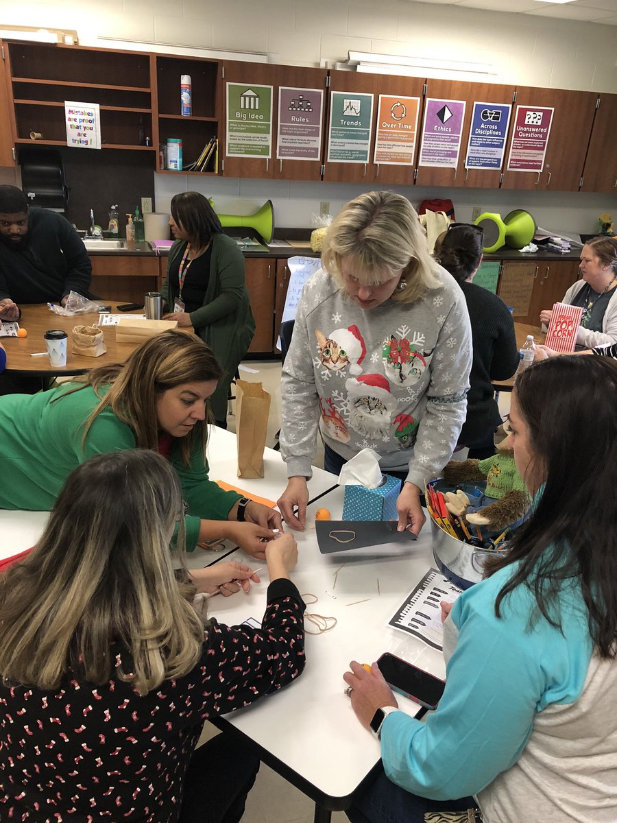 MrsRodriguezGT's tweet image. Teachers had fun working together to complete this #destinationimagination #instantchallenge today! @MarisolAnguita @LewisvilleES #poniesturn10 #theponyway #LISDGT #professionallearning