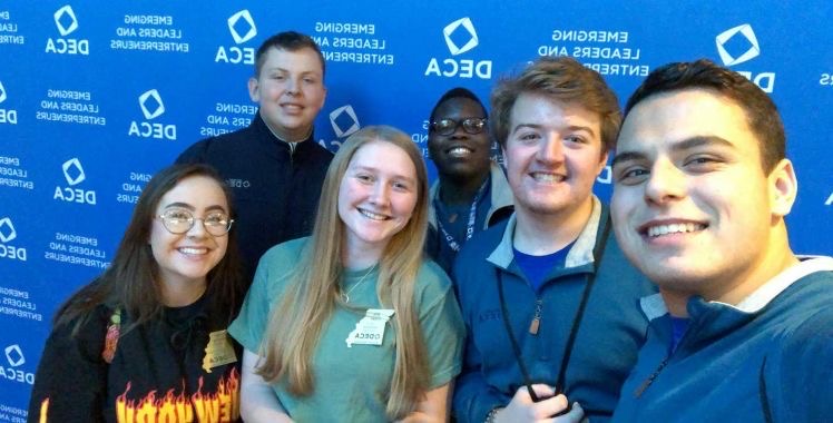 MichiganDECA's tweet photo. #DECACRLC was an incredible time with tons of networking and learning opportunities! Michigan DECA is excited and ready for the 2019-2020 year🔷#HereWeGo! https://t.co/rcBoyd1Uf4