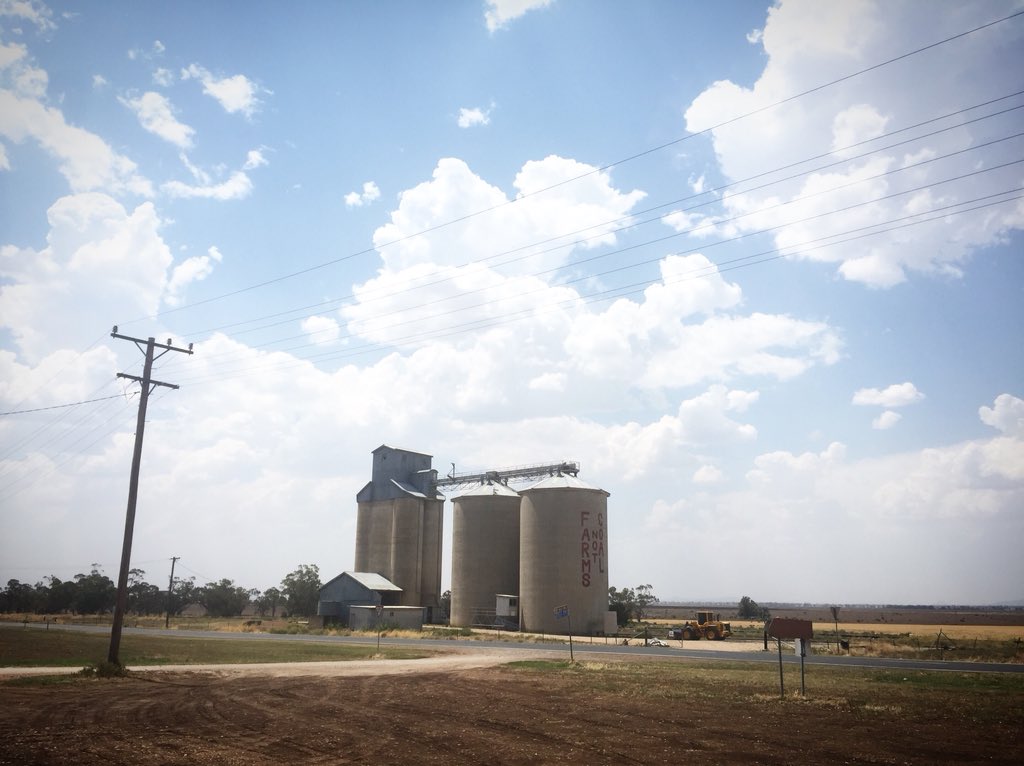 PennyEdwell's tweet image. A few photos from the first day of our In Country Cultural Tour, led by Phil Duncan to Moree and surrounds. Traveling with the always stimulating, ever entertaining @OBLCoP team.

#TheKnowledgeableObject #AustralianHistory
#OBLCoP