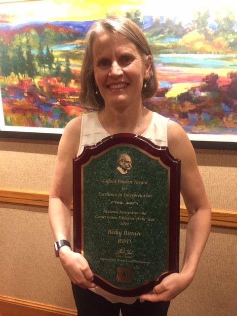 usfs_pnwrs's tweet photo. We're so proud! Our Becky Bittner, knowledge exchange forester, is Research and Development's recipient of the 2019 Gifford Pinchot Award for Excellence in Interpretation and Conservation Education - https://t.co/65237qYjl8. https://t.co/88YlDfOuNv