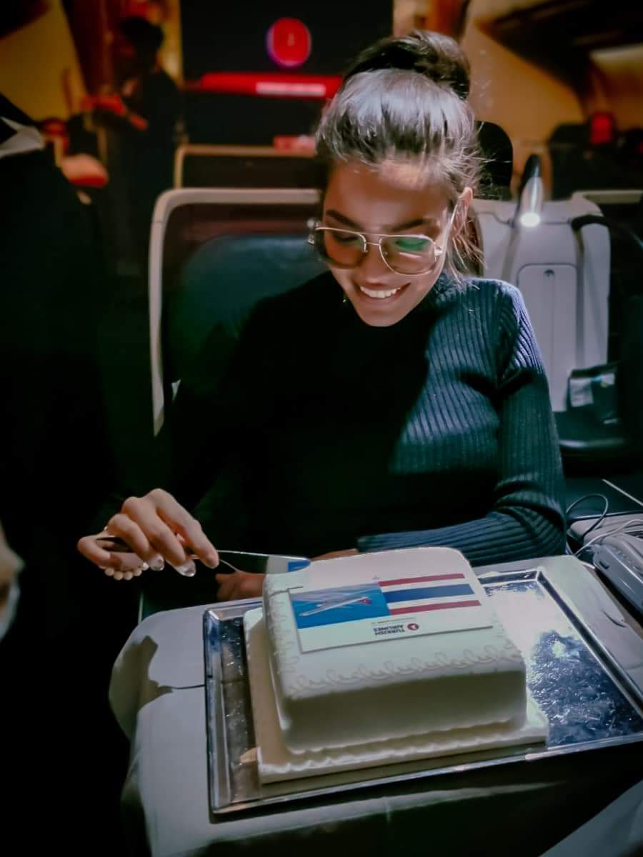 Turkish Airlines surprises “Fahsai” by giving her a congratulations cake to celebrate the success of her best performance at Miss Universe 2019.

#Thailand
#TPN #TPNDigital 
#ConfidentlyBeautiful
#MissUniverseThailand
#MissUniverseThailand2019
#MissUniverse #MissUniverse2019