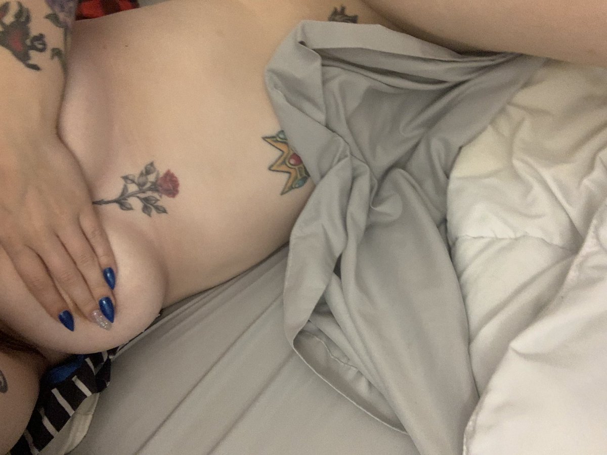 persephone1469's tweet photo. Waiting for you to uncover me..... #snap Persephone.69 #goddess #findom #FOOTWORSHİP #footfetish #feetpictures #feetpicsforsale #arches #footcurves #paypig #footslave #femdom #footdomme #picturerequests #sexygirl #snapchatgirls #feetoftwitter #goddessworship #sexy #humiliation https://t.co/9Rb8PAHkTg