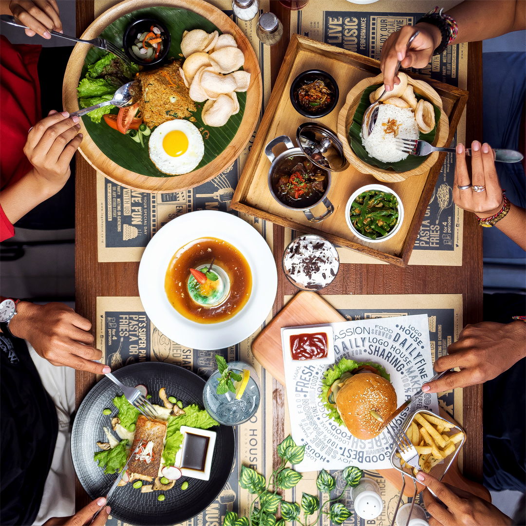 logohouse_id's tweet photo. Makan siang enak kurang lengkap kalau sendiri! Bawa teman - teman kamu dan nongkrong di Logo House Cafe, dijamin seru 😋

#LogoHouse #lunch #food #foodie #foodstagram #foodphotography #foodies https://t.co/zTUTBw2txQ