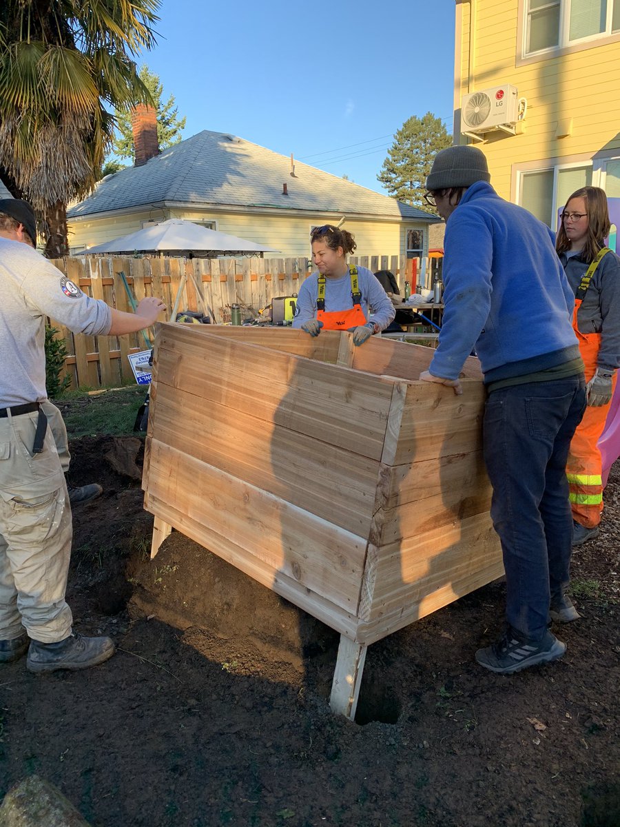 AmeriCorps team Blue 4 has been building community garden beds for one of Sabin CDC’s housing units. Here’s a few action shots!