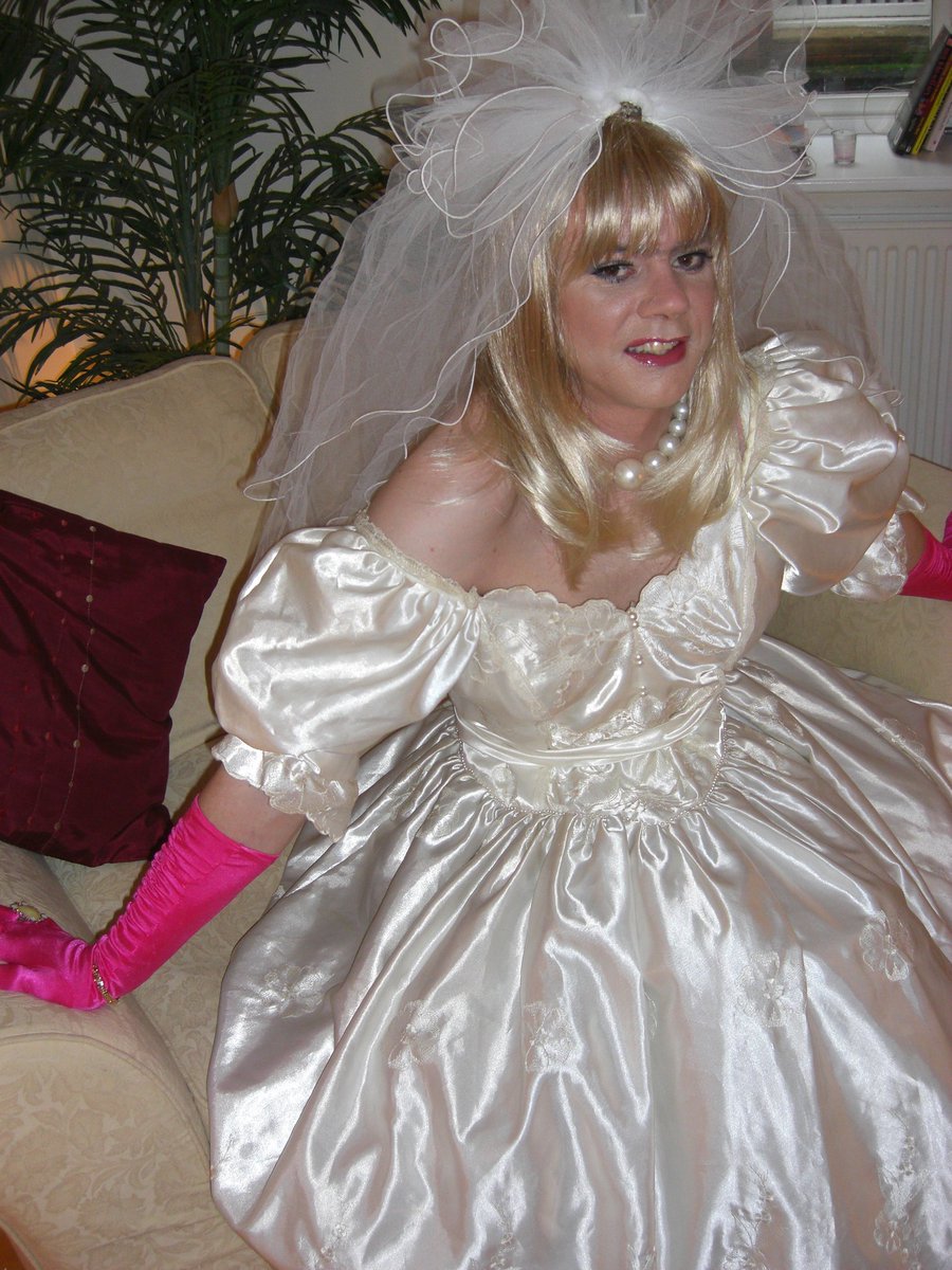 theshinybride's tweet photo. Wow, Wonderful Crossdresser Carol in 4 Different Wedding Gowns.
She is so stylish. ❤💎
#crossdressers
#crossdress #crossdressinglife #crossdresser #crossdresserbride #weddingdress #gaysissy #feminized #feminization #transvestite #gaybride #cdbride #tranny #queer #lgbt https://t.co/zwieN2Vp6c