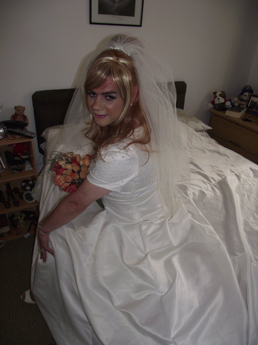 theshinybride's tweet photo. Wow, Wonderful Crossdresser Carol in 4 Different Wedding Gowns.
She is so stylish. ❤💎
#crossdressers
#crossdress #crossdressinglife #crossdresser #crossdresserbride #weddingdress #gaysissy #feminized #feminization #transvestite #gaybride #cdbride #tranny #queer #lgbt https://t.co/zwieN2Vp6c