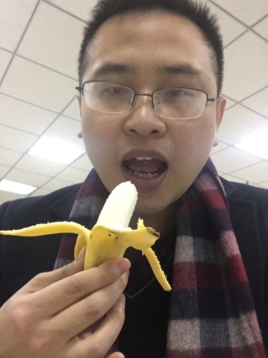 I don’t smoke,i don’t take drugs, i don’t drink beer,i don’t gamble,i only eat banana as reward ! Thanks very much 🙏