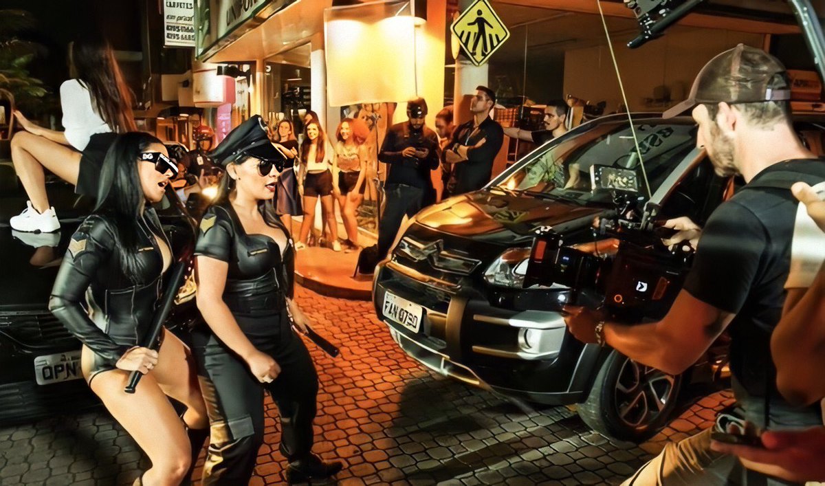 sesinfos's tweet photo. Sexta-feira, dia que 13 de dezembro tem lançamento do clipe “Tá que tá” do @mczaac feat @SimoneeSimaria. Confira algumas fotos dos bastidores da gravação. https://t.co/WGAq3Rw22W
