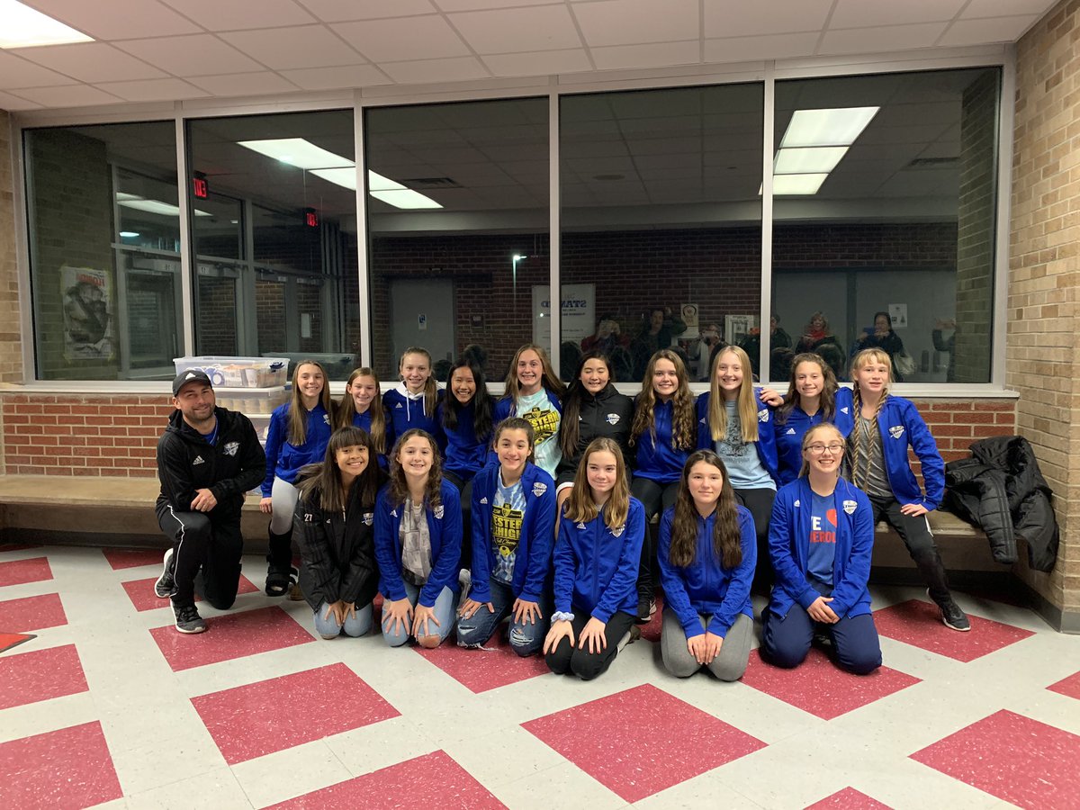 n_omss's tweet photo. tonight we had a local girls soccer club donate their time to get our winter delivery ready for next week and packed well over a 100 snack packs for our weekly distributions π #omssnap #bekind #giveback #orefieldms @mrsaboltz @OrefieldMS https://t.co/derCCPMBin