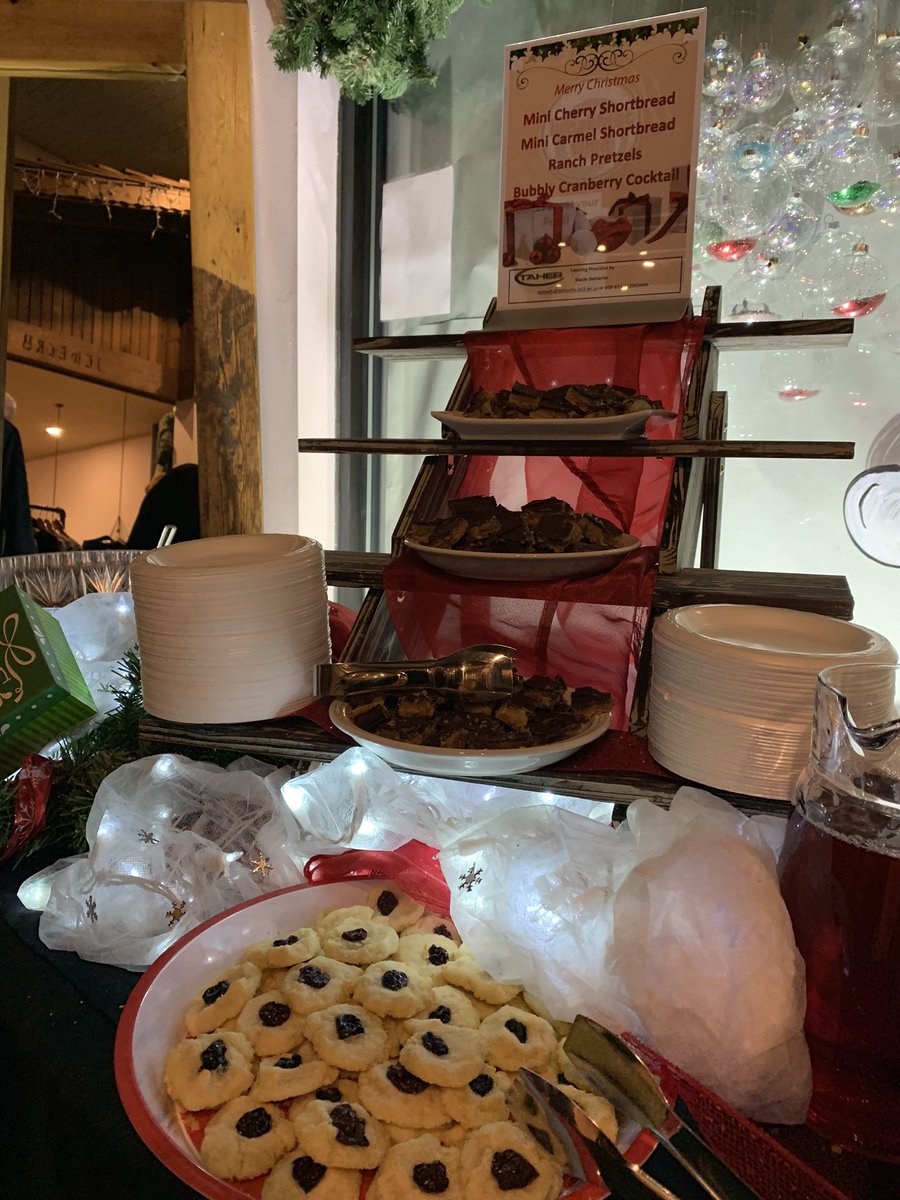 WildcatLunch's tweet photo. Advent window reveal at The Vault in New Glarus.  Of course, homemade snacks too! https://t.co/ZrU1szdCZz