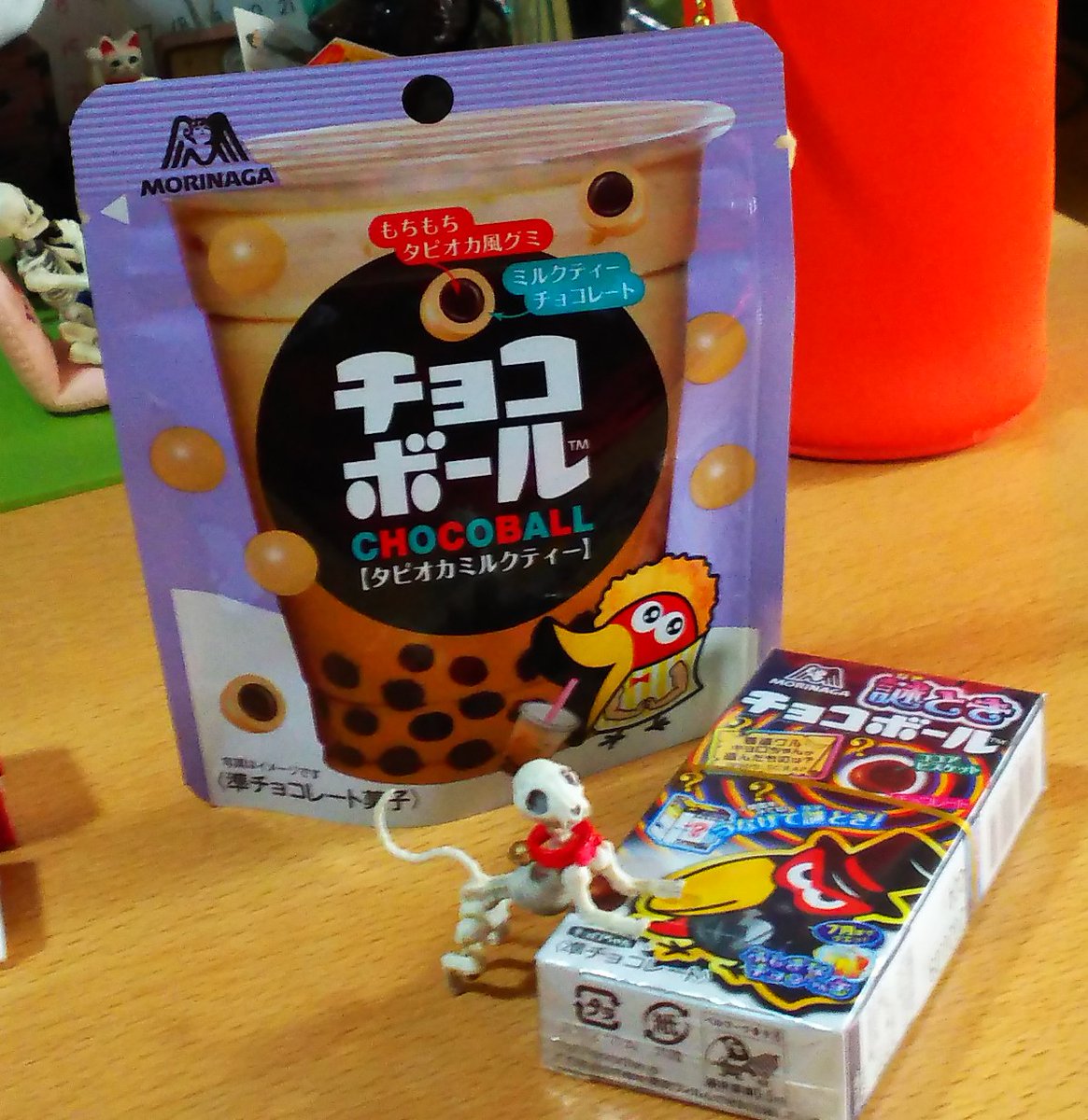 みにさらだ チョコづくし チロルチョコプレミアムストロベリー チロルチョコプレミアムルビーチョコレート チロルチョコプレミアム チョコボールタピオカミルクティー チョコボールココアビスケット チョコボール ポーズスケルトンネコ リーメント