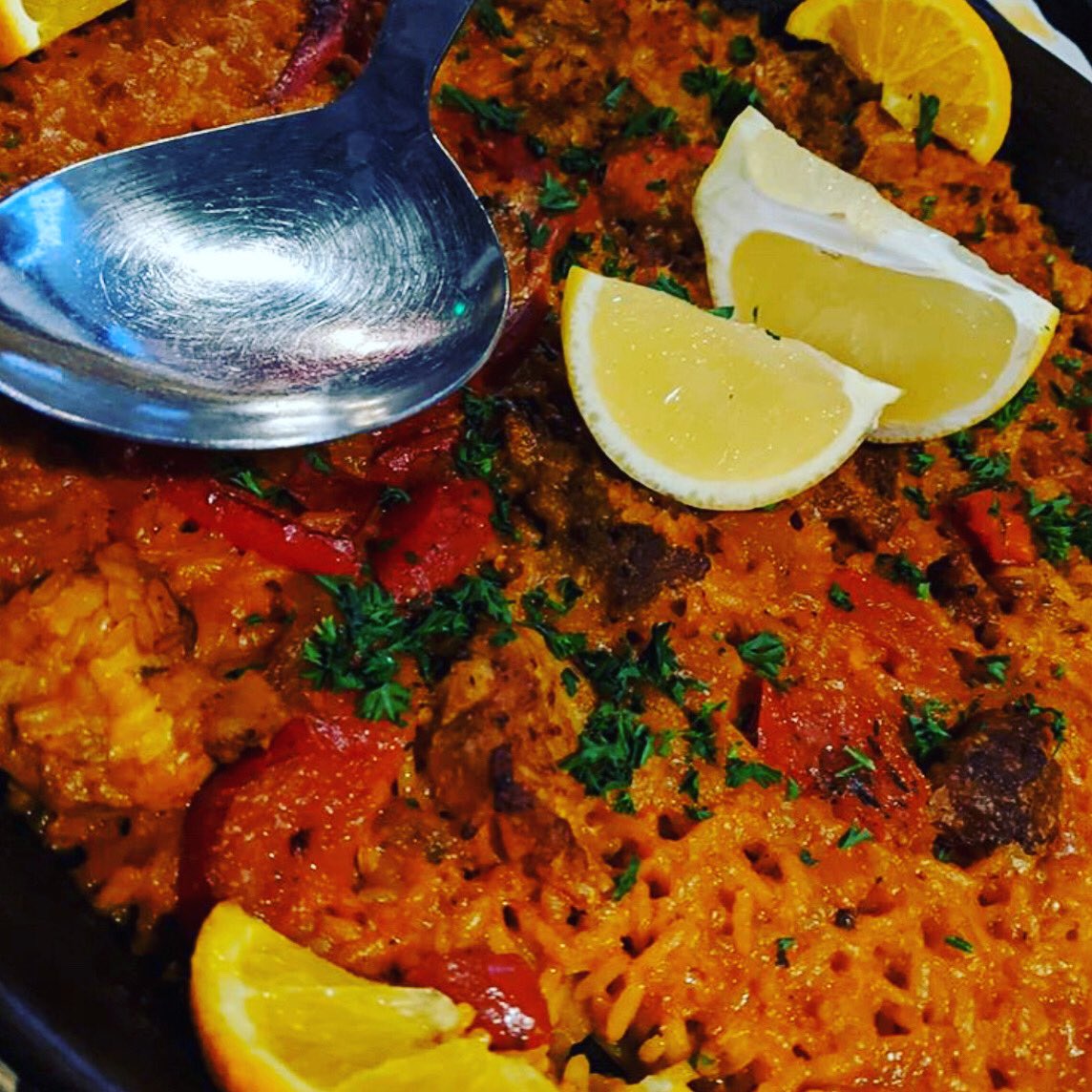 LasCanariasAB's tweet photo. 📸 Credit @_godzilla333: Let our #paella brighten up this snowy Wednesday! Stop in for dinner and a drink and warm up!!
#sangria #tasteofspain #yycrestaurants #spanishcuisine #yycfoodie #datenight #sangria #paella #yyc https://t.co/aSEOfjYxhk