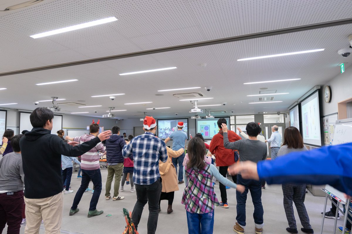 kidscodeclubjp's tweet image. 12月8日【Hour of code~Shall we Dance?:コードを使ってダンスをしよう!】を開催しました!今年はのべ120名以上の子どもたちに、英語とCSを学ぶ機会を提供することができました。お手伝い頂いたすべての皆さんに、心から感謝いたします💐
#CSinEnglish #HourofCode #九州工業大学 #飯塚市教育員会