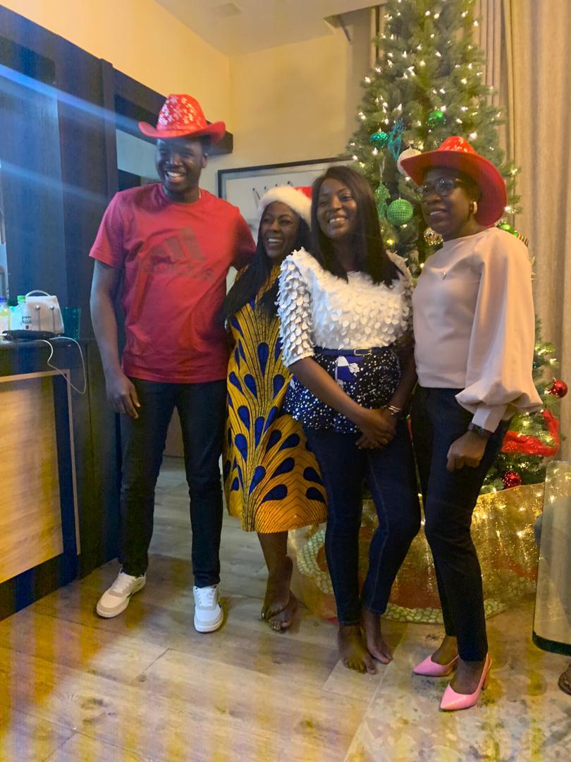 deboadedeji's tweet photo. Sometimes travel.
Just travel. 
Early Christmas Celebrations https://t.co/U93RW59geS