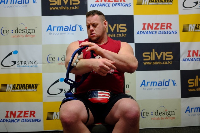 ArmaidCo's tweet photo. Armaid hasunique roller attachments of various densities to deliver precise and focused relief anywhere in your arms. It weighs 1 pound and  is built tough.

#armaid #builttough  #techniqueiseverything #crossfit https://t.co/NVzEeoHJKV