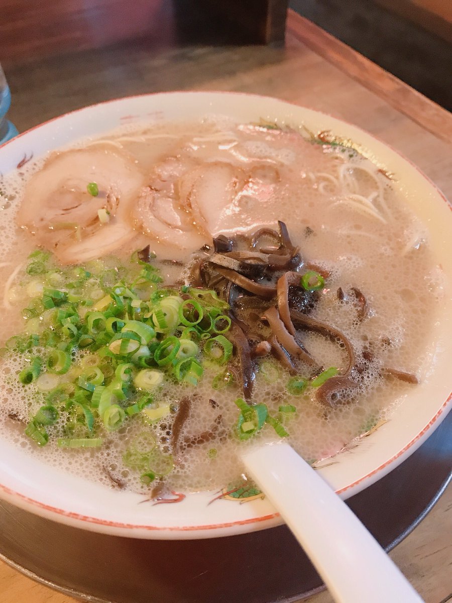 ThereseLISA1's tweet photo. 最近配信はするけど投稿してなかったですね〜！
最近食べた物たち！
今出てるスタバの新作？！ストローがクッキー🍪で中にポテチみたいなのが入ってて相性抜群飲まなきゃそん！ https://t.co/kKnCvf86MT