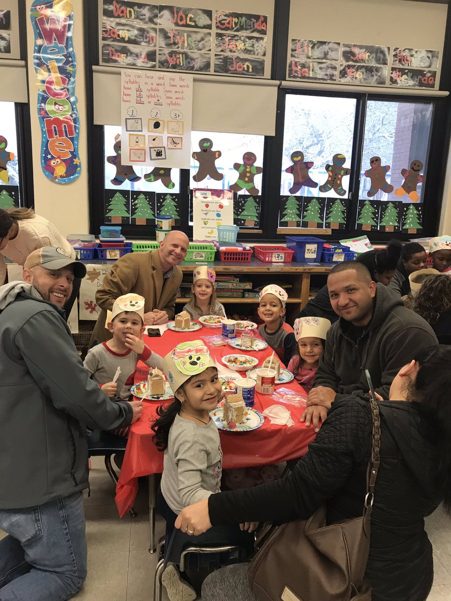 jbarca15's tweet photo. Gingerbread Centers! https://t.co/Nafs8TSTy7