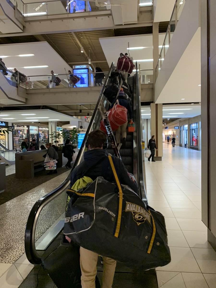 Great night at the mall! First win streak of the season for the boys, a great 7-1 team victory vs a gritty <a href="/Clarkstownpuck/">Clarkstown Hockey</a> squad. First BUCKET award of the season goes to Freddie Kushnick! <a href="/Ders_Faithful/">Ders Faithful</a> <a href="/sportwritertodd/">Todd Sliss</a> <a href="/LoHudHockey/">lohud hockey</a> @travjax71 #scarsdalepuck