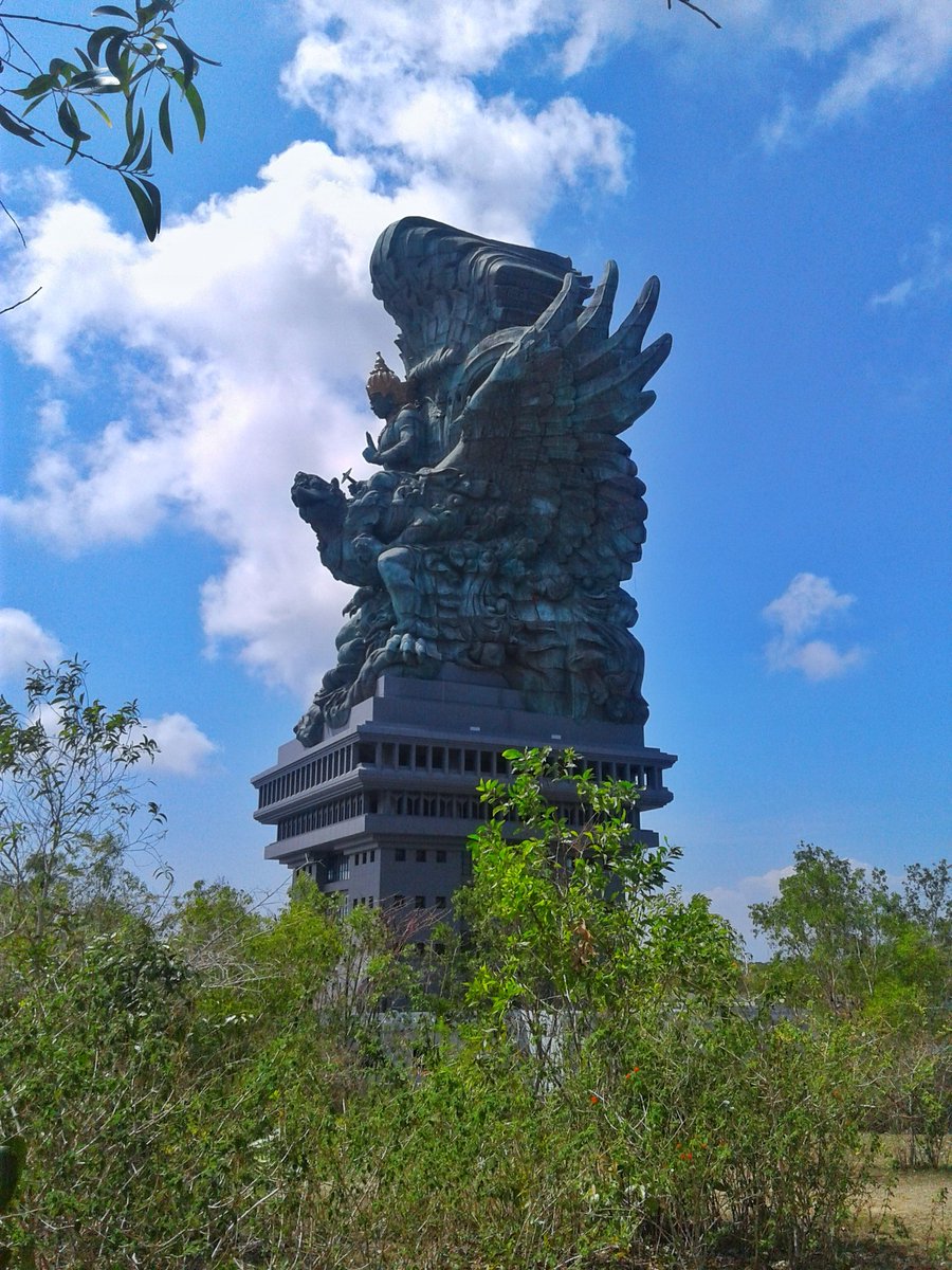 MYantiara's tweet photo. Bali Bagus ♥ GWK
#GarudaWisnuKencana #GWK #Bali #Ungasan #Jimbaran #Uluwatu #Baliislad #Islandlife #BaliIndonesia #art #artistic #architecture #baliNewIcon #NewIcon #statue #Hindu #HinduBali #BaliCulture #AmazingBali #holiday #traveling #travel #vacanze #vacation #welcome https://t.co/Hh4RitEOUV