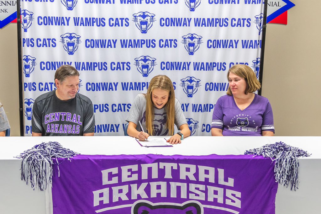 Congratulations to Sara Holman on signing to run CC and Track at UCA <a href="/ConwayAthletics/">Conway Wampus Cats</a>
