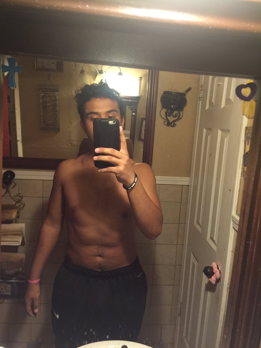 lazzz72's tweet photo. Haven’t posted in a while my starting weight was 206 and now I am down to 186 a little self motivation goes a long way :) got to learn to love yourself https://t.co/oerzCZWNF4