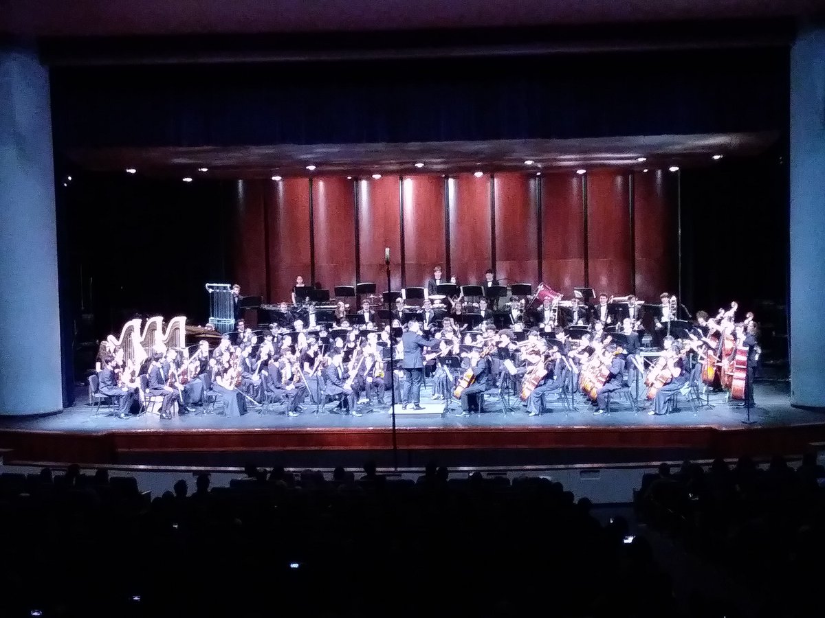 LisaWRoebuck's tweet photo. Another great @midwestclinic send off concert with the @WWarriorNation Symphony Orchestra. Thanks for representing @rrisdfinearts so well. Good luck in Chicago. @WHS_WarriorBand @sfloresRRISD @RoundRockISD https://t.co/exR5BfX3li