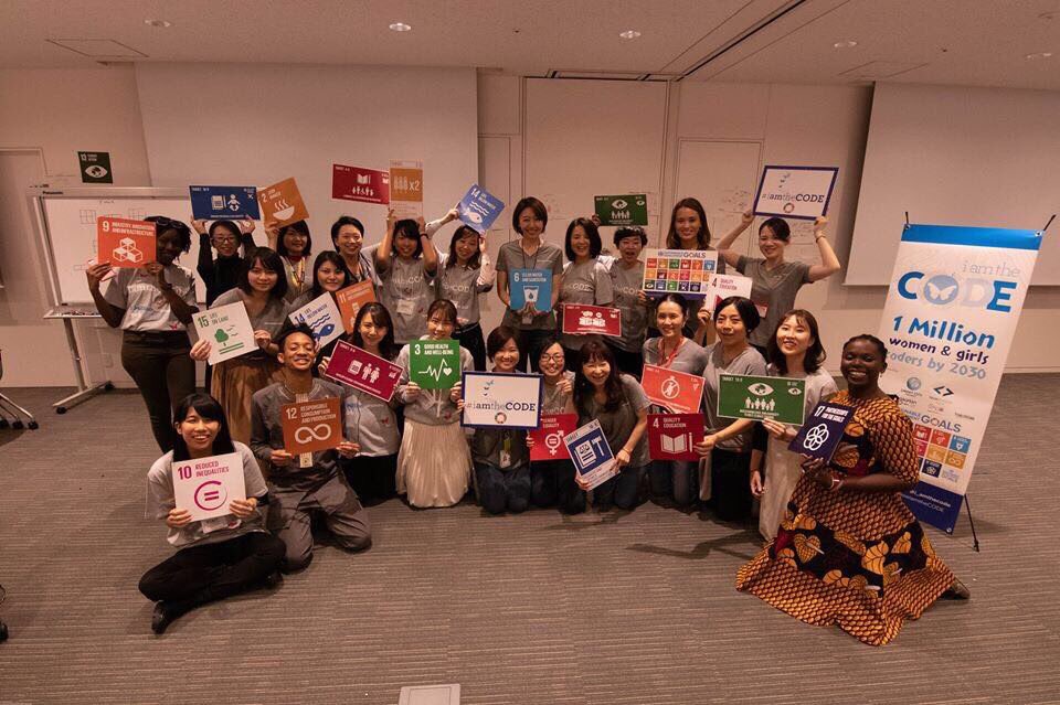 hourofcodeJP's tweet image. (一社)Waffleは11月にSDGsをテーマに11〜18歳の女子学生100名集め、アフリカ系STEAMD教育を推進するiamtheCODEとハッカソンを実施しました!Waffleは女子中高生をエンパワメントすることで、IT業界のジェンダーギャップを埋める活動をしています👩💻 #CSforGood #HourOfCode