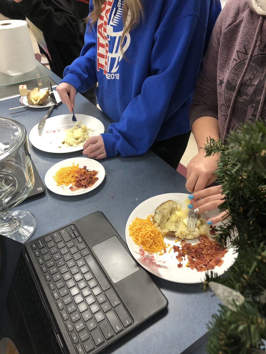 JEHansmeyer's tweet photo. One potato, two potato...@NHS_Titans get educated on how many calories and fat gr’s we add to a ‘perfectly good potato’ #potatomath #goodnutrition https://t.co/oFOeDWCNuv