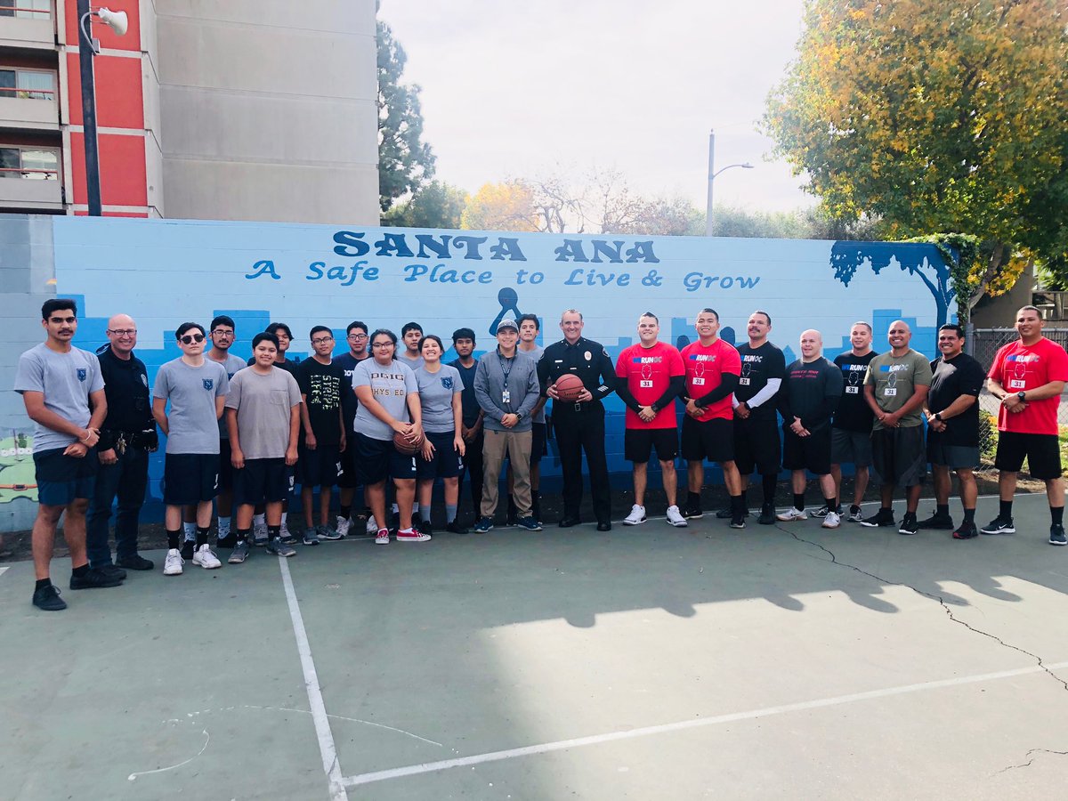 SantaAnaPD's tweet photo. #SantaAnaPD Officers participating in a friendly basketball game ⛹🏻♂️⛹🏻♀️ with Nova Academy students this afternoon at Angels Park 🏀 Final score 🥁🥁🥁 Nova Academy 8 - SAPD 7 #goodgame 👍🏼 #communitypolicing #nothingbuthoops #friendlycompetition #youthmentorship #inthecommunity https://t.co/2OmOcezRPg