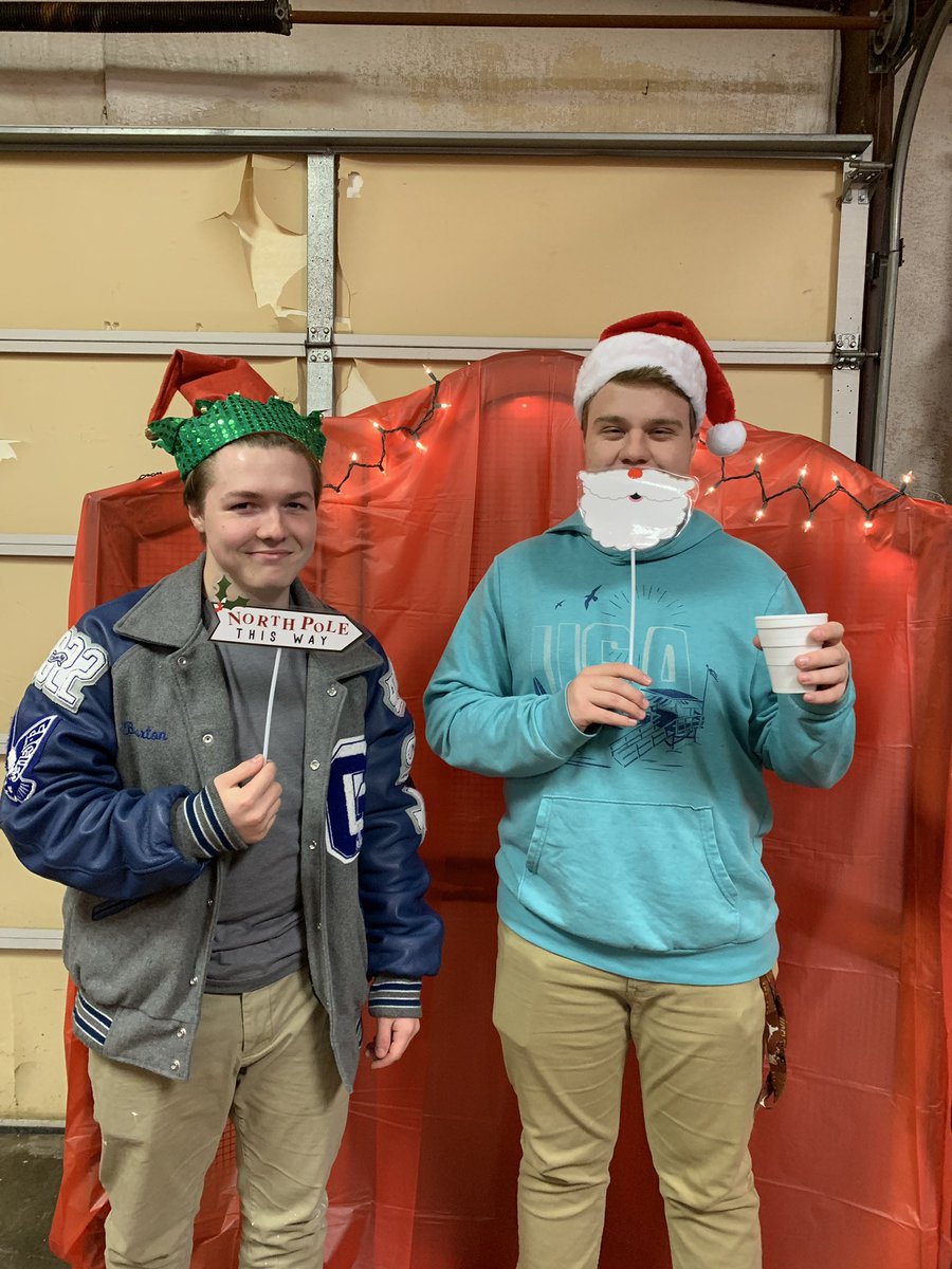 GHSCJ_Club's tweet photo. Awesome filled night with our CJ crew! Christmas party was a blast and every second was filled with laughter! Blessed to have an amazing group who support each other and make the holidays a fun time, Happy Holidays! https://t.co/G7gPybPewp