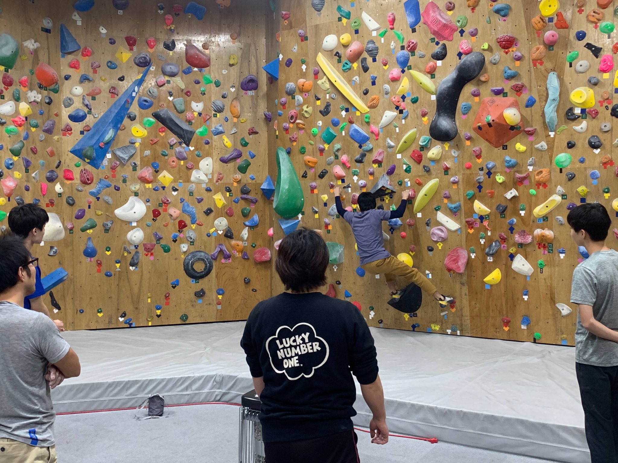 ট ইট র Trip Climbing 今夜21時より中級者セッションを開催致します ふるってご参加下さい 本日も23時までお待ちしてます クライミング ボルダリング 坂戸市 クライミングジム 埼玉県 北坂戸 坂戸 高坂 東松山 鶴ヶ島 若葉 毛呂山 越生 鳩山