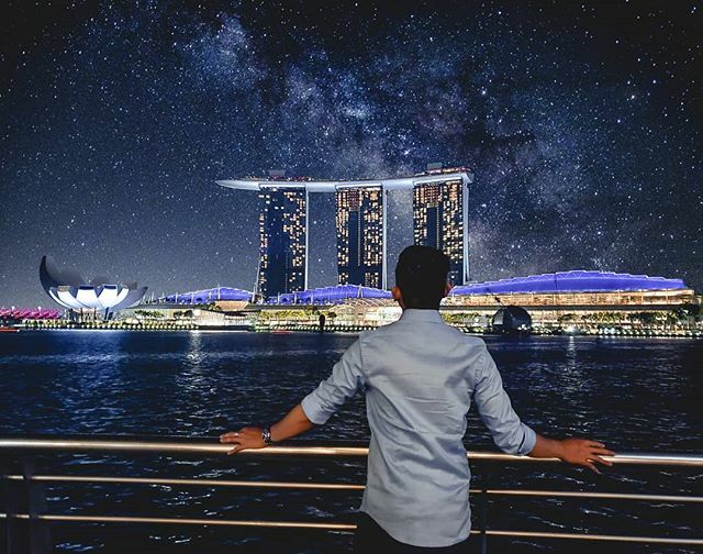 edwardallando's tweet photo. Tiny drops of milk,
From milky way galaxy
Spill every night, stars

#byED #photography #beYourselfEveryDay #shotOnGalaxy #travel #marinabaysands #Singapore #asia https://t.co/5mUbsjMSc9
