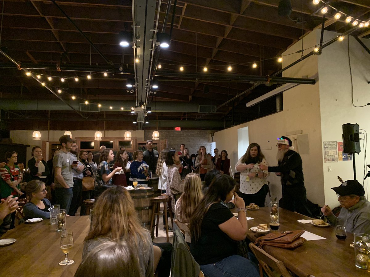 KimbyWay's tweet photo. Packed house at @SDLeaders2020 Holiday Party! Excited to be a part of this group of young professionals making moves in SD 💪🏼👩🏻‍💼👨🏻‍💼🌱🎄 https://t.co/v2h6wV92Sb