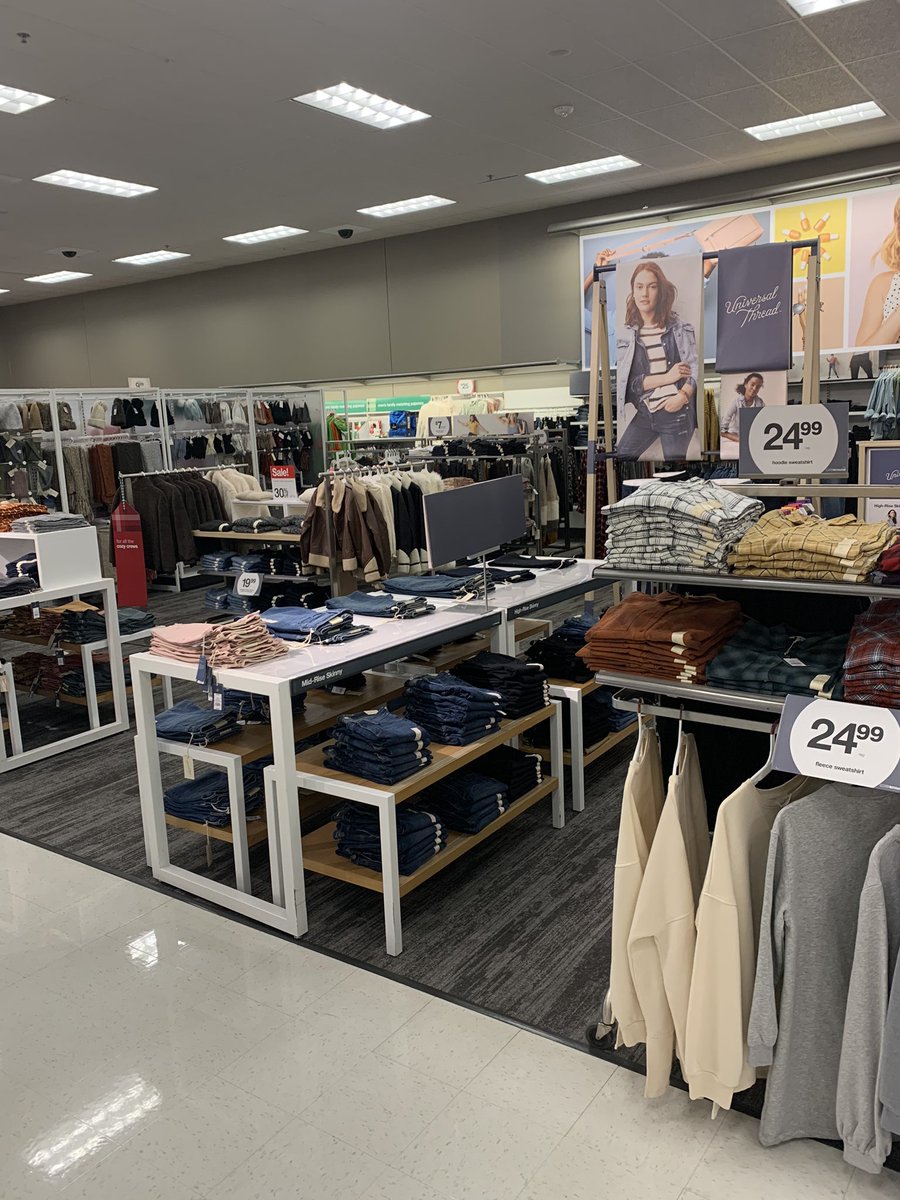 First we were shopping with a cop! Thank you to the Ferguson /Florissant police department.  Back to driving sales, brand, and fill at 1101. All in days  work. <a href="/Tim_Heit/">Timothy</a> <a href="/RicaDevas/">Erica DeVasier</a> @ejpereira92 <a href="/RobertGuelbert/">Robert</a>