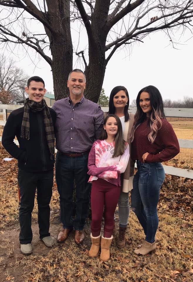 tulsahellcat's tweet photo. New page!  My first post is all about the fam❤️ #fam #family #fall #bjj #bjjathlete #mma https://t.co/cQhS2uxqaT